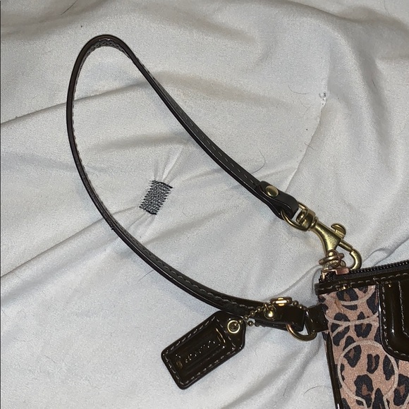 Brand New Coach Wristlet - Picture 3 of 4